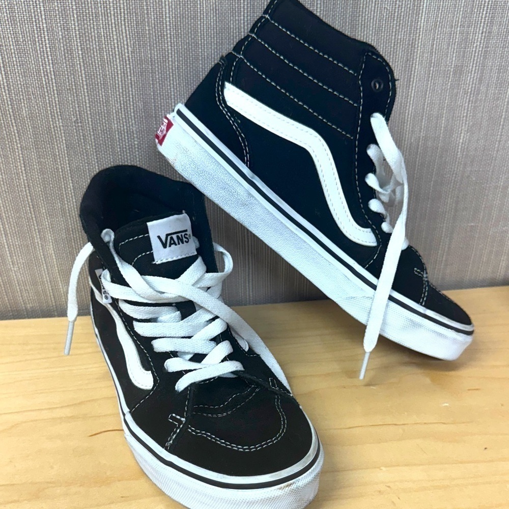 Vans Classic Black and White Canvas High-Tops kids size 3